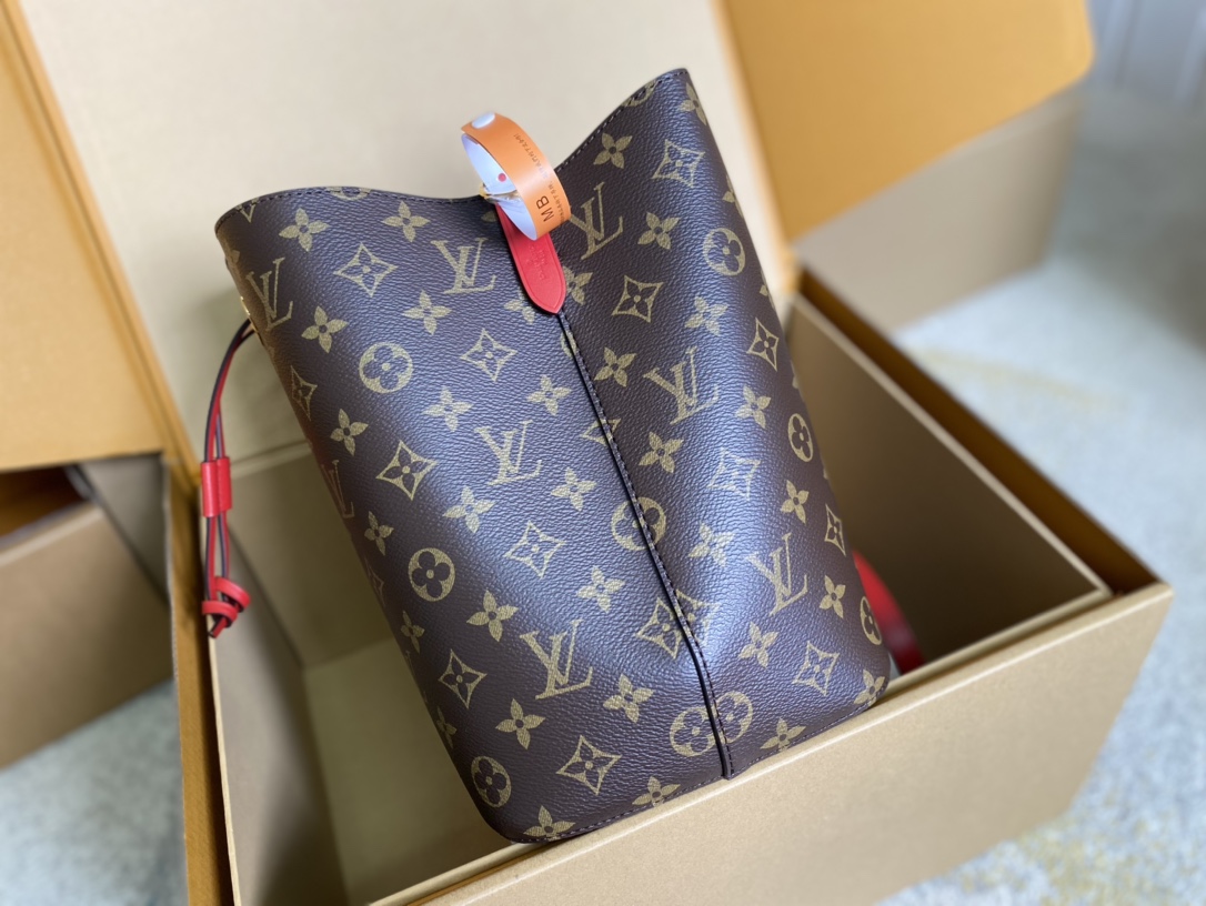 Louis Vuitton Bucket Bag Canvas Black M