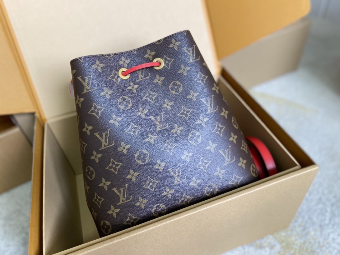 Louis Vuitton Bucket Bag Canvas Black M