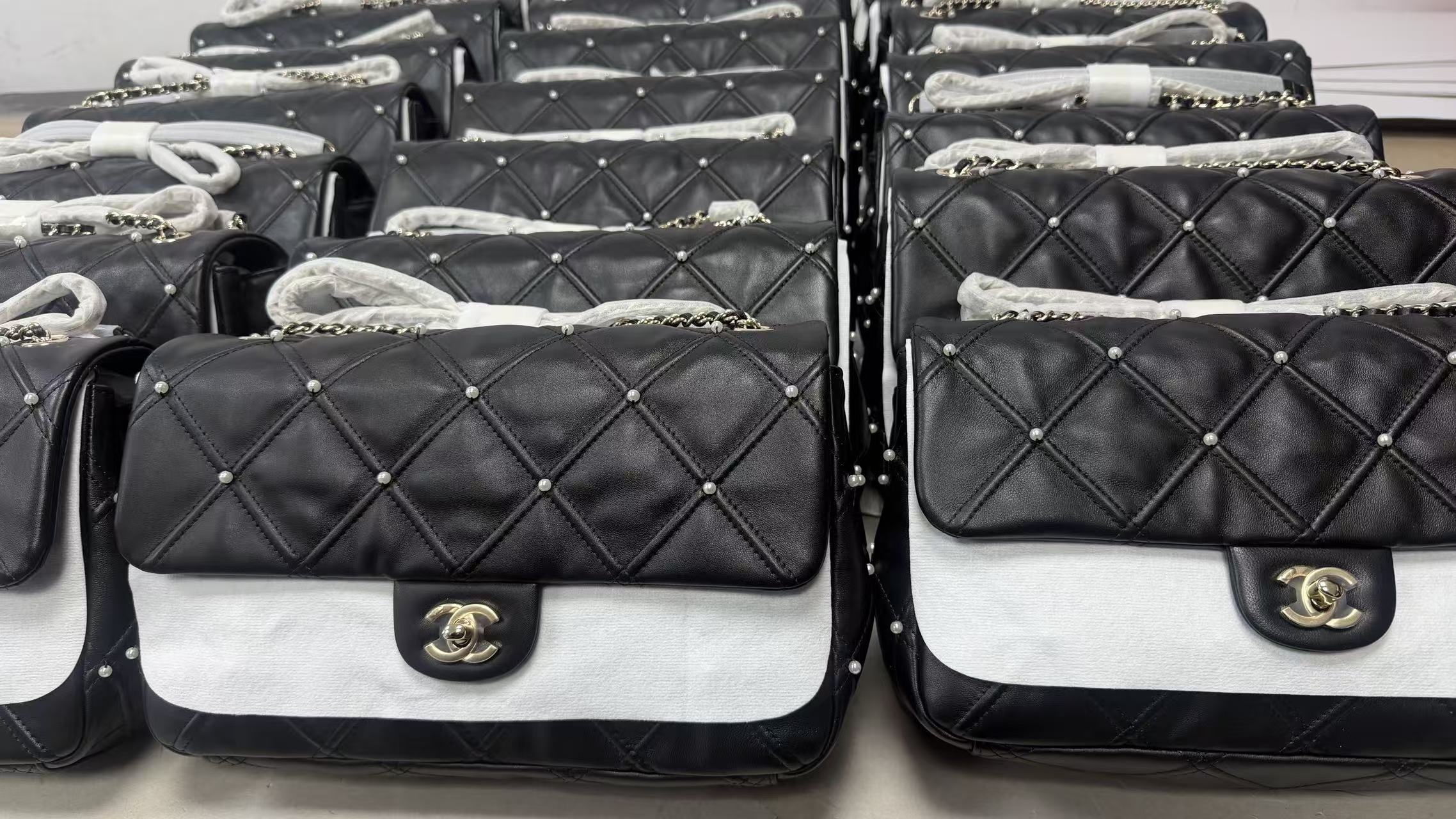 Chanel Female Basic Bag M-l