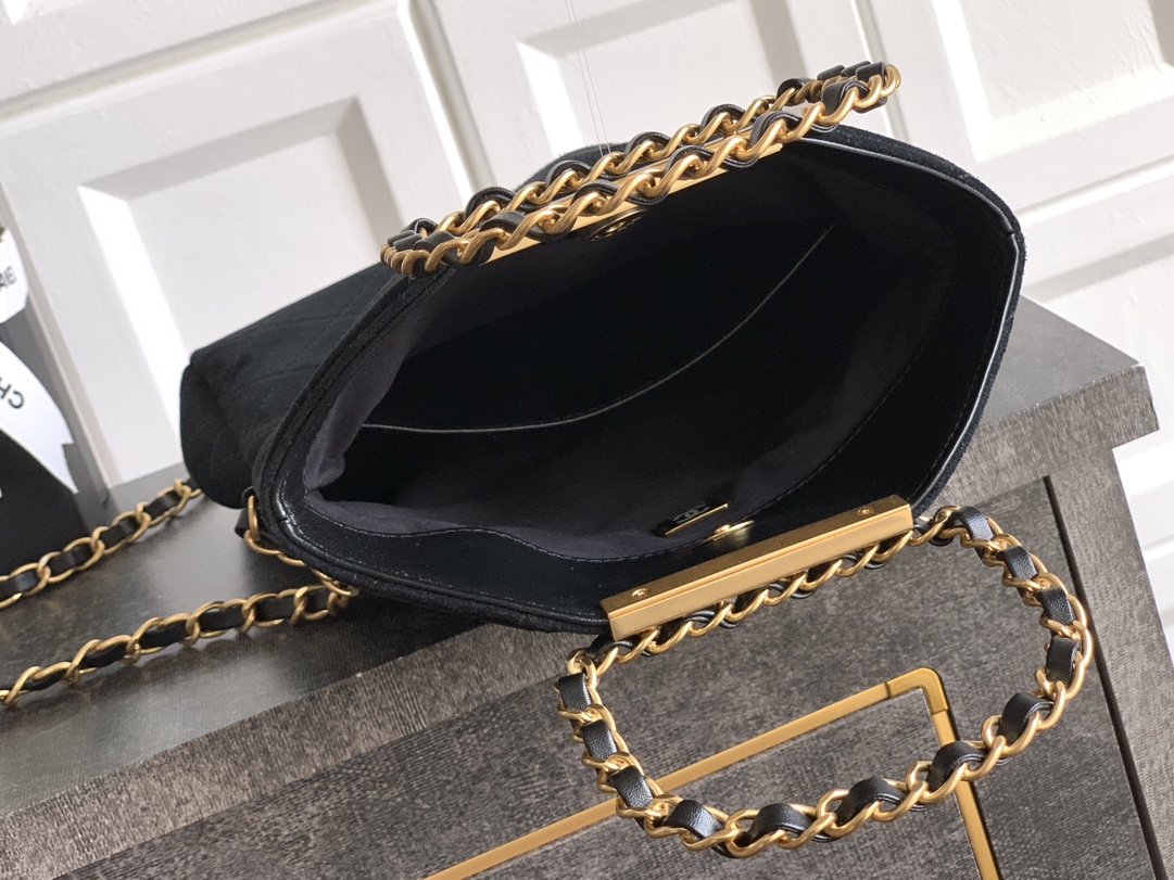 Chanel Basic Bag Cow Leather Black M-l