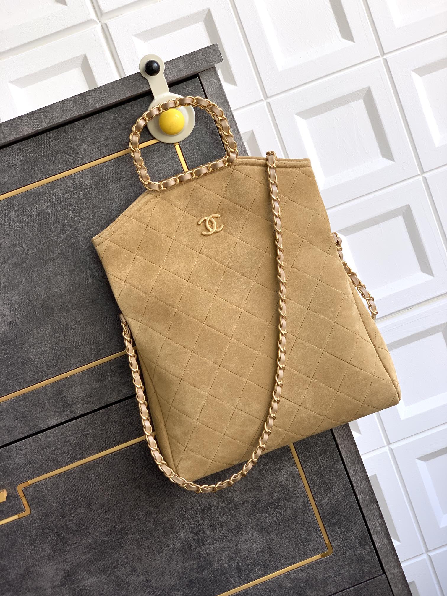 Chanel Basic Bag Cow Leather Black M-l