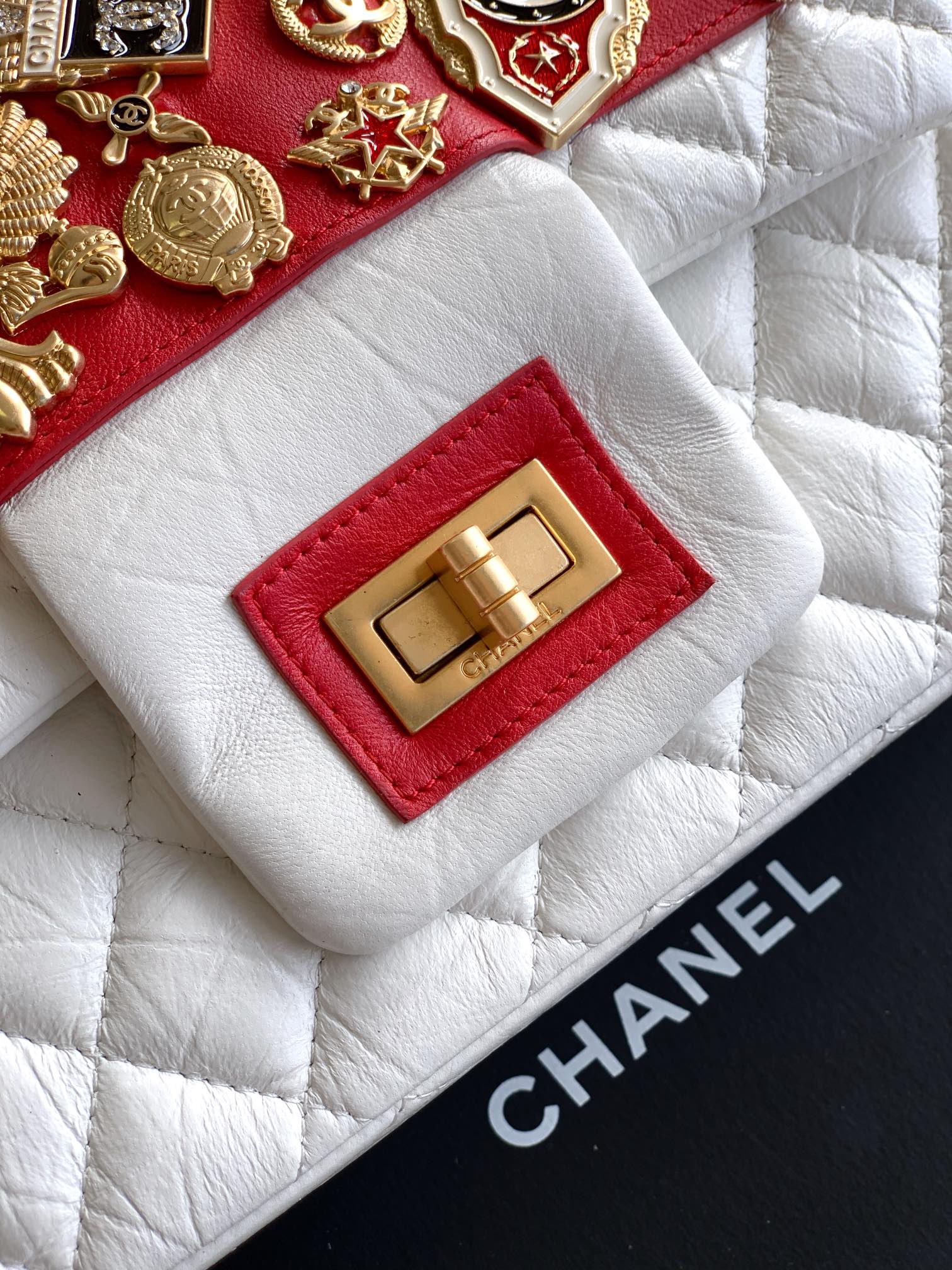 Chanel Basic Bag M-l