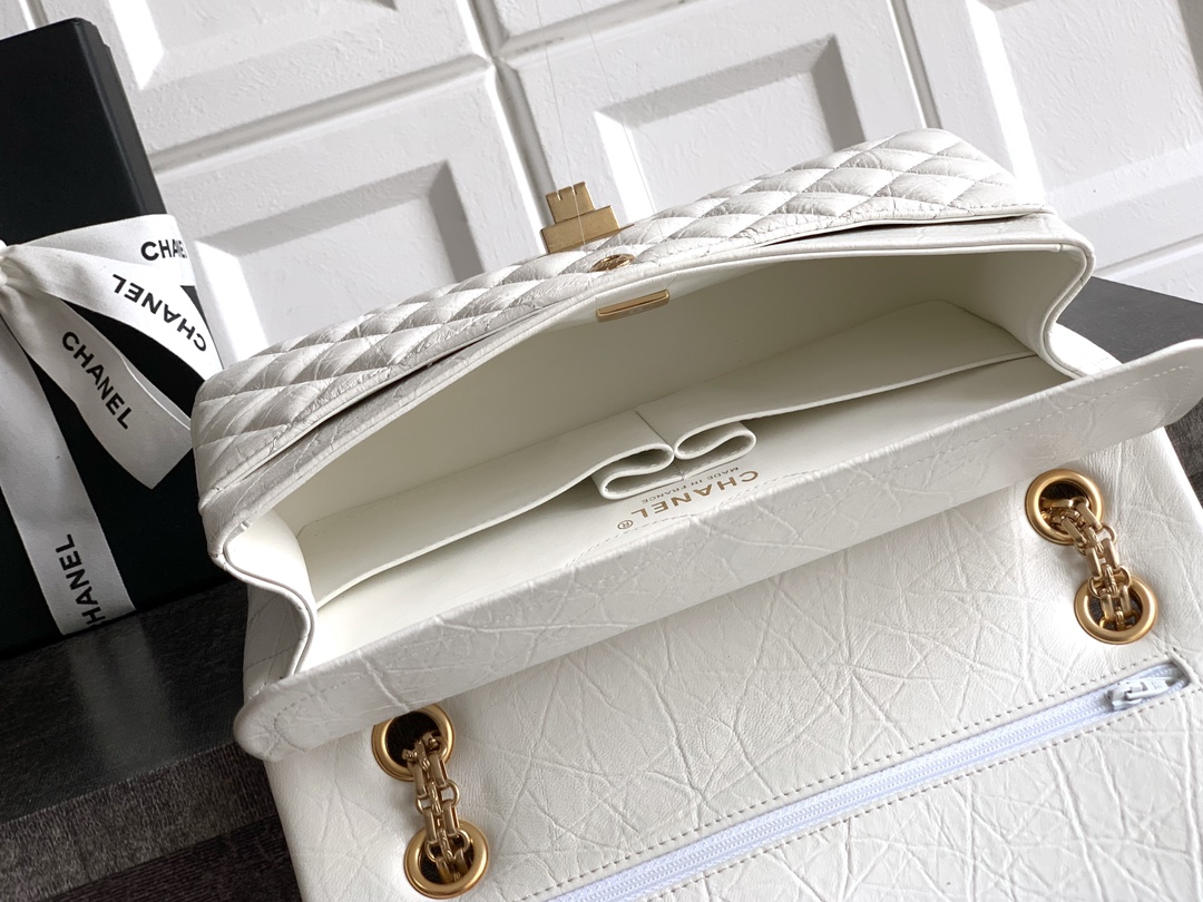 Chanel Basic Bag M-l