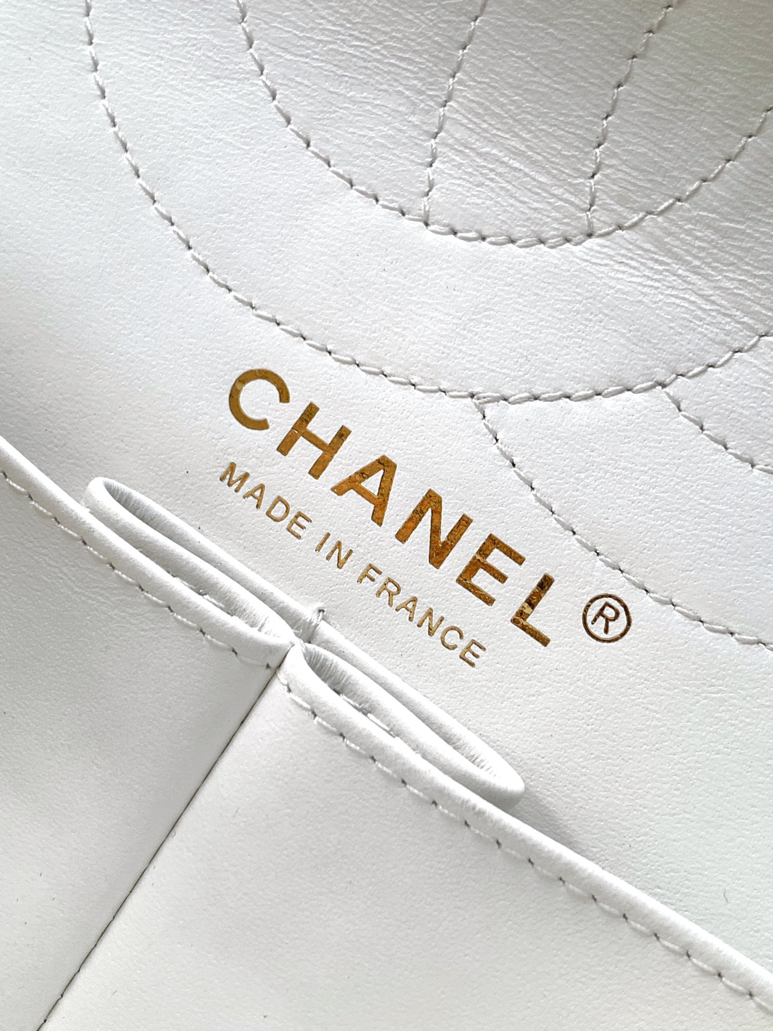 Chanel Basic Bag M-l