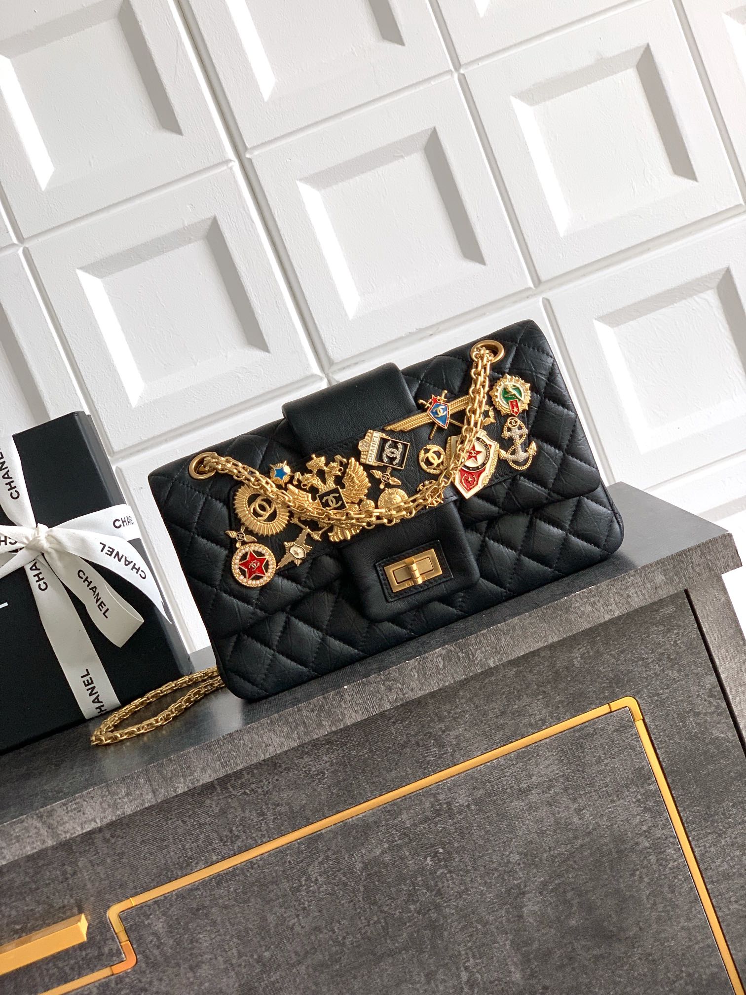 Chanel Basic Bag Black M-l