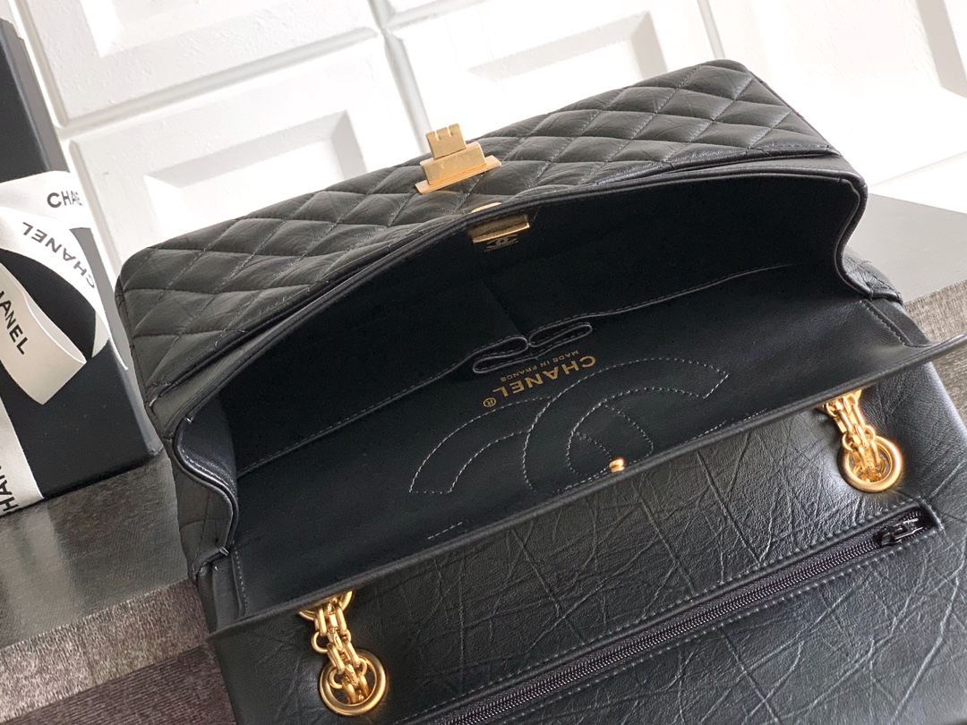 Chanel Basic Bag Black M-l