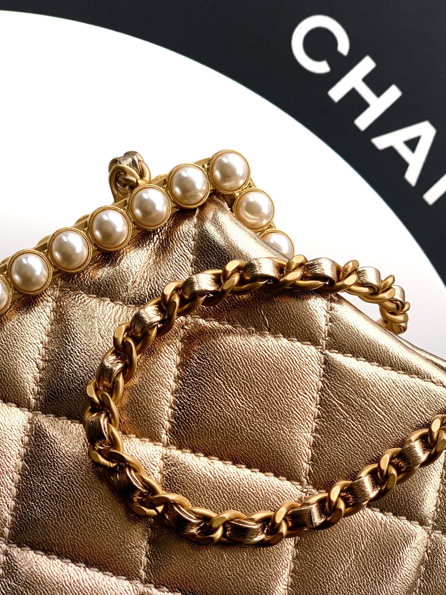 Chanel Clutch Bag Gold M-l