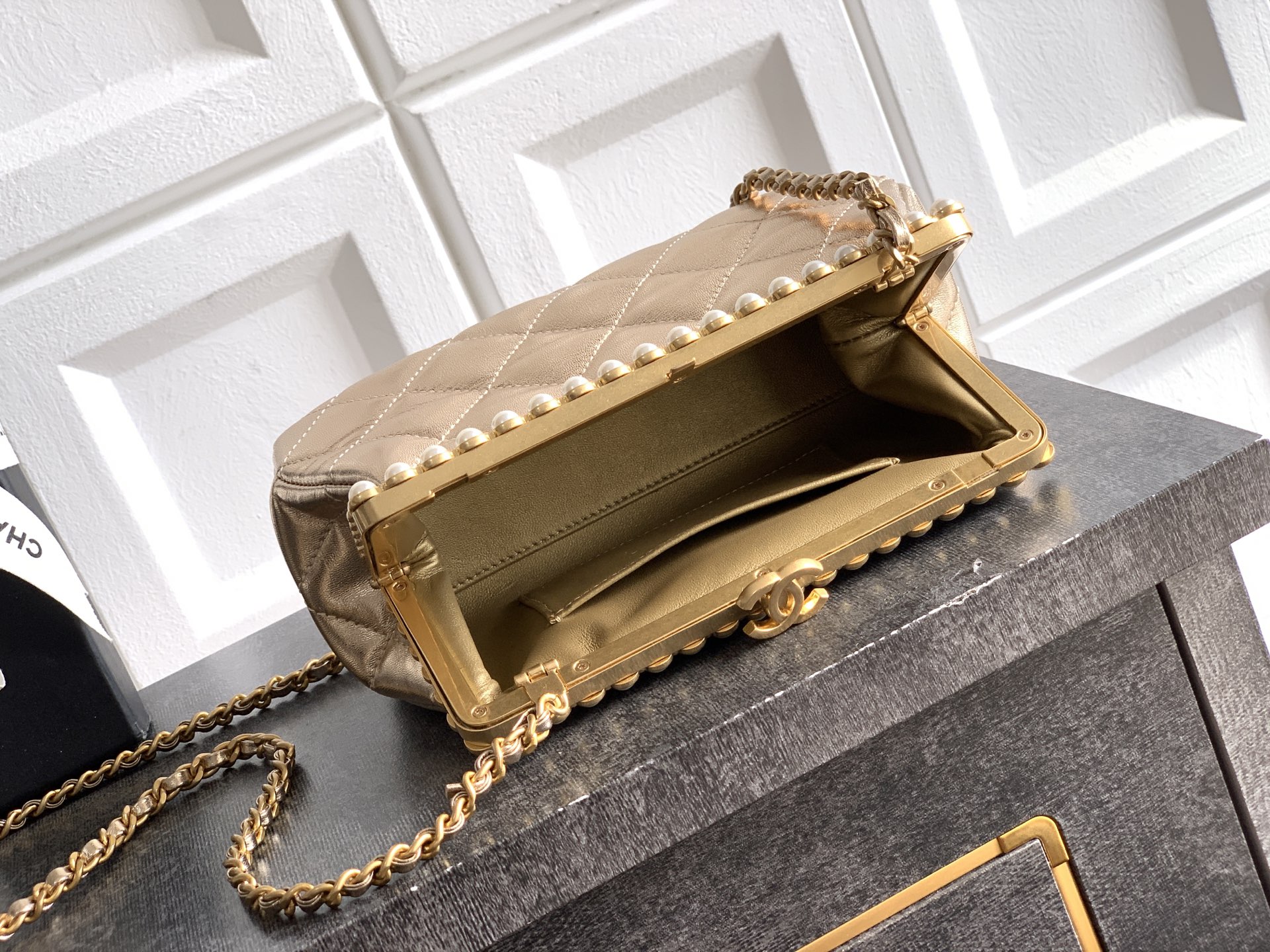Chanel Clutch Bag Gold M-l