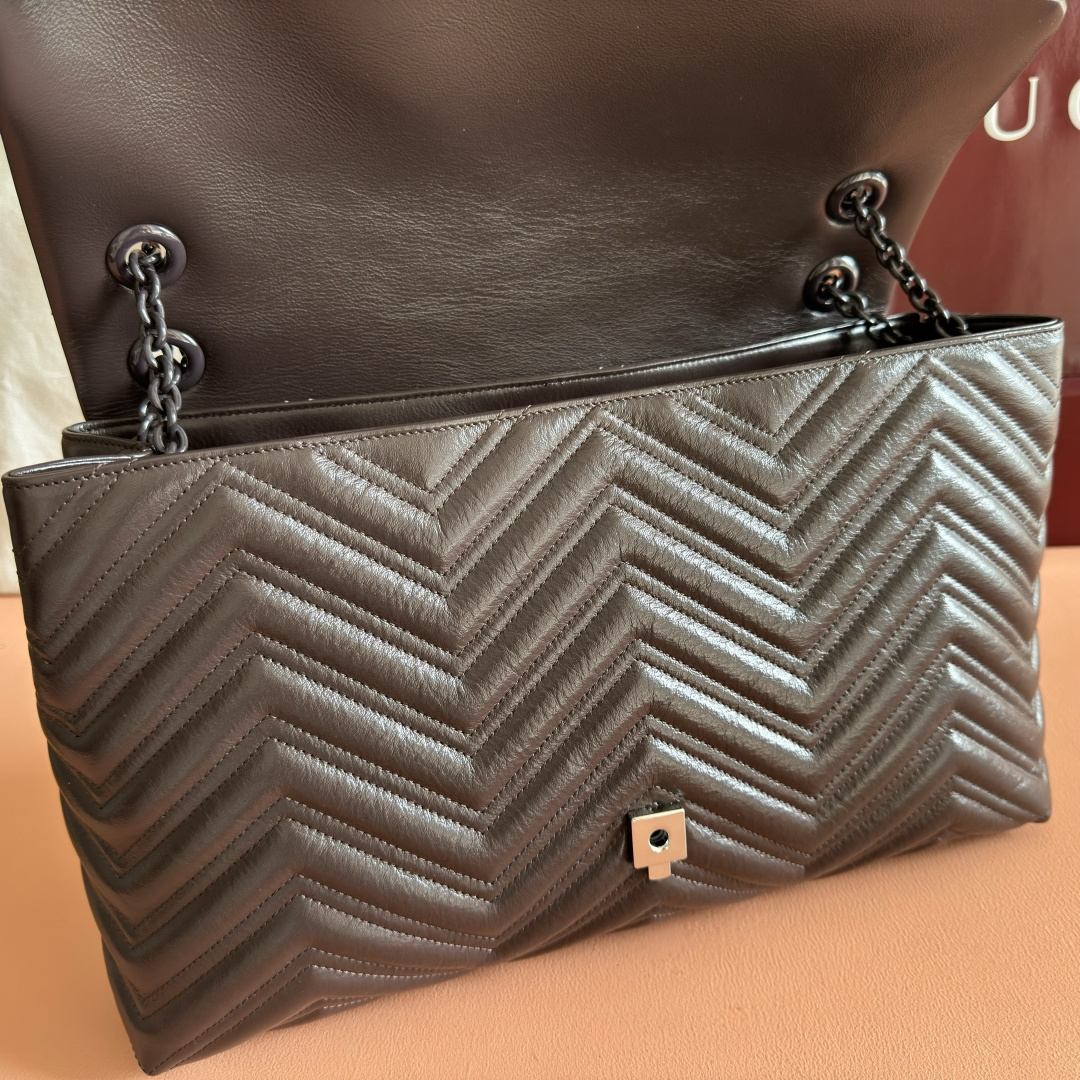 Gucci Basic Bag Cow Leather Black M