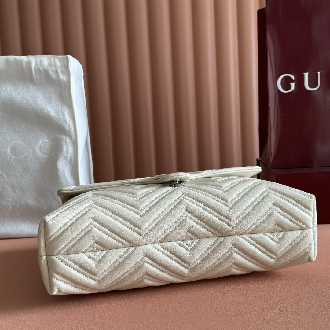 Gucci Basic Bag Cow Leather Black M