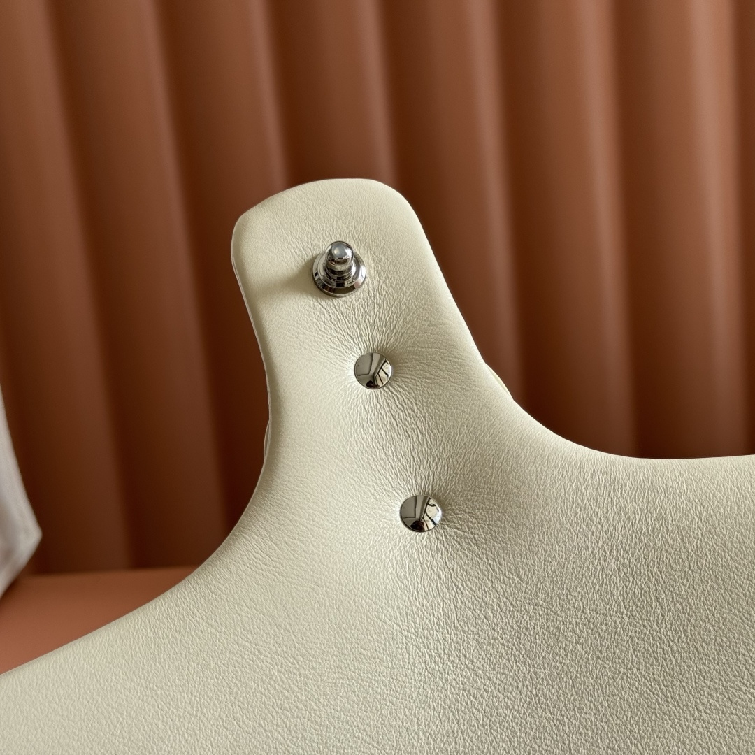 Gucci Basic Bag Cow Leather Black M