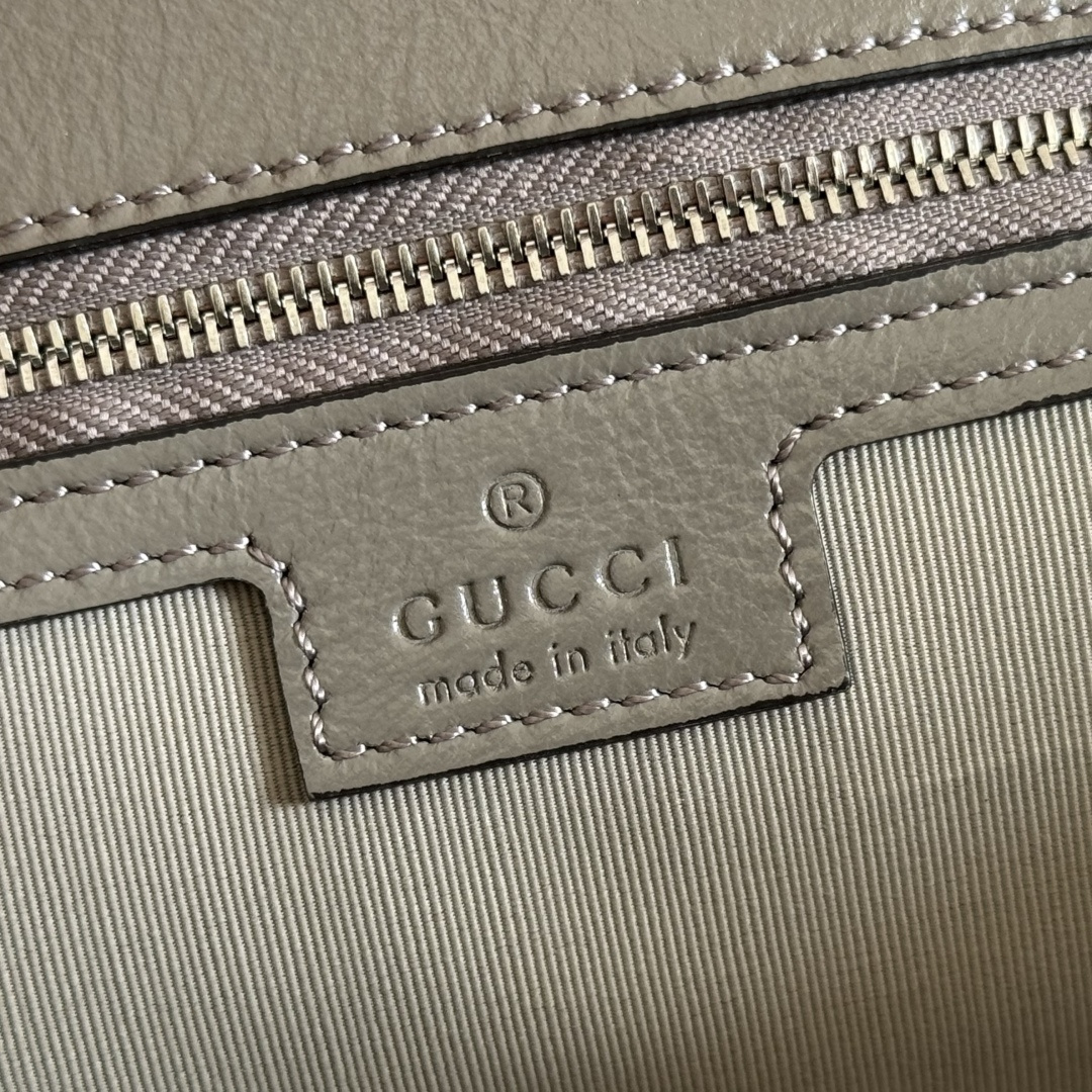 Gucci Basic Bag Cow Leather Black M