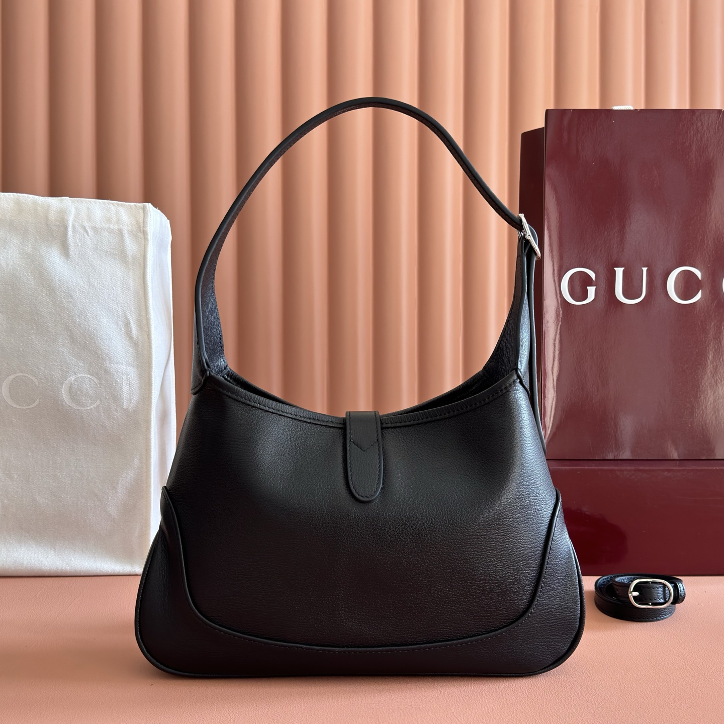 Gucci Basic Bag Black M-l