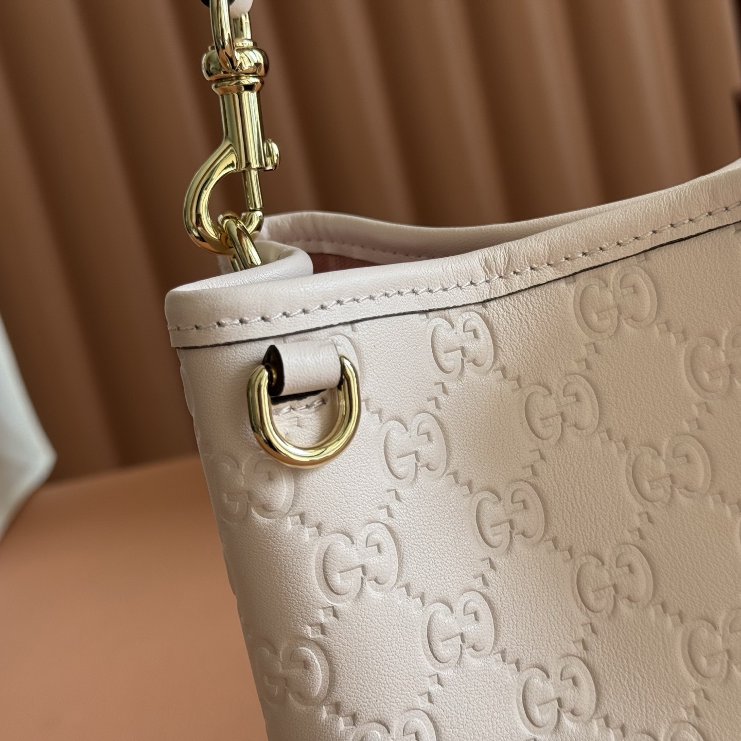 Gucci Bucket Bag Cow Leather Gold M-l