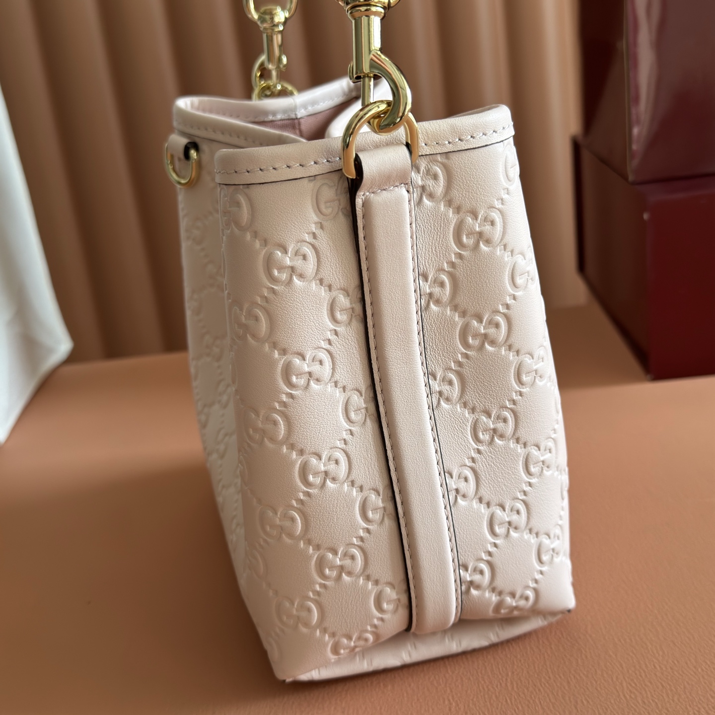 Gucci Bucket Bag Cow Leather Gold M-l