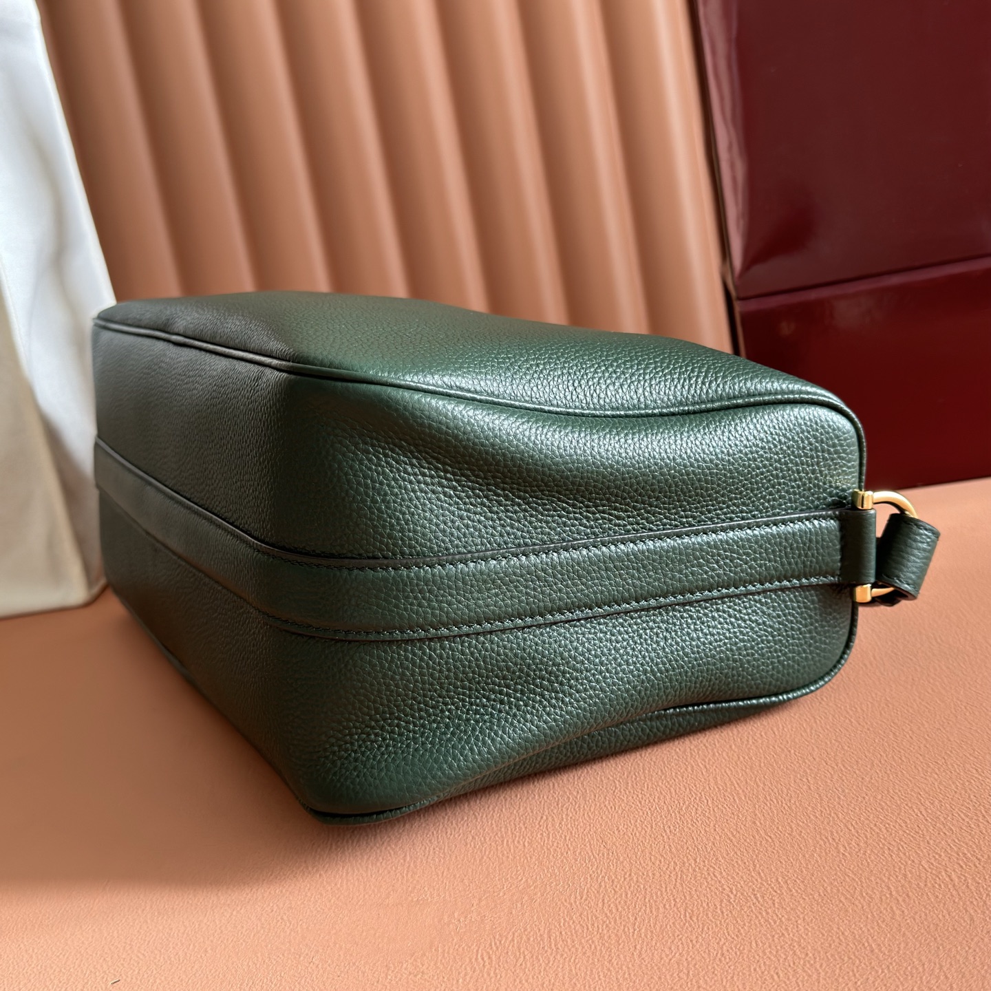 Gucci Basic Bag Cow Leather White L-s