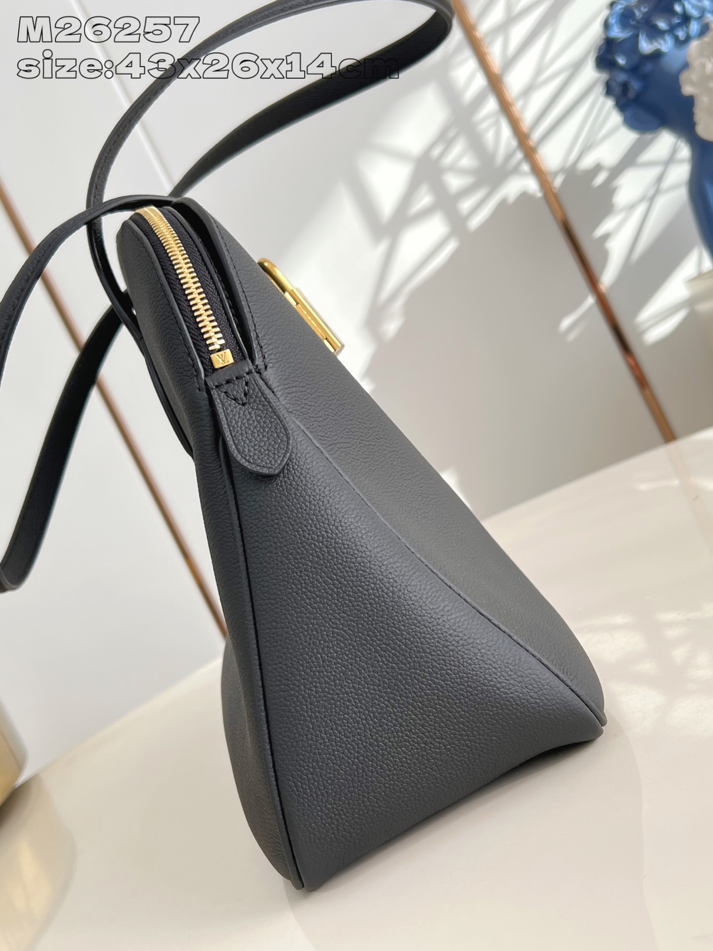 Louis Vuitton Basic Bag Cow Leather Gold M-l