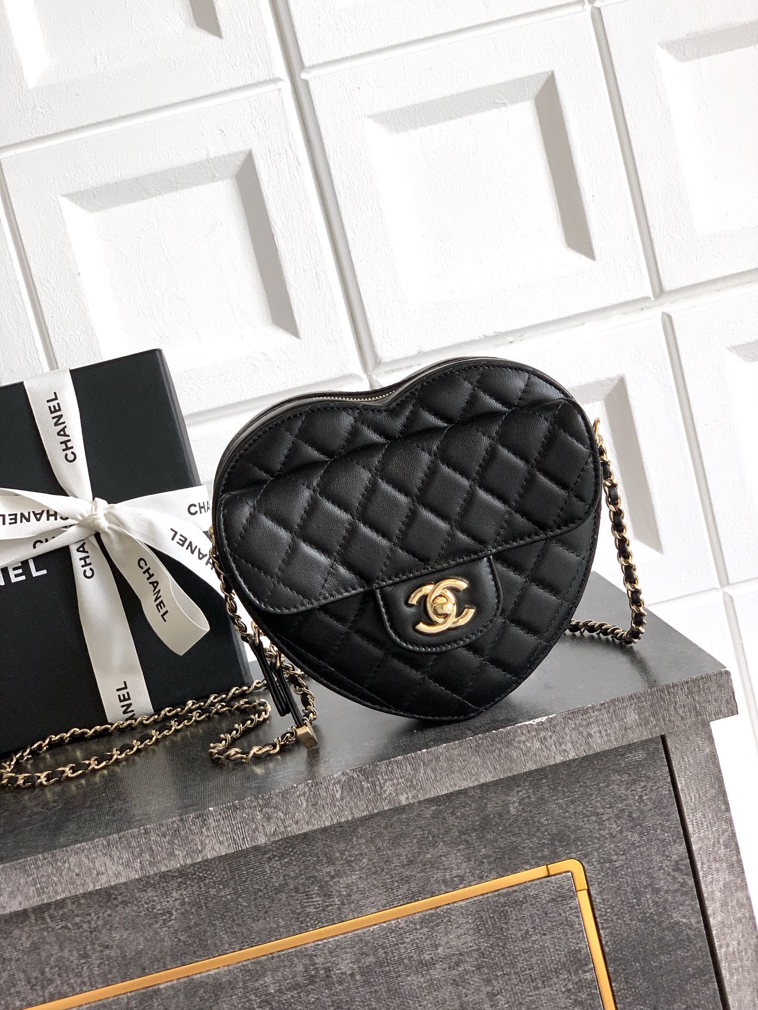 Chanel Clutch Bag Sheepskin Black M-l