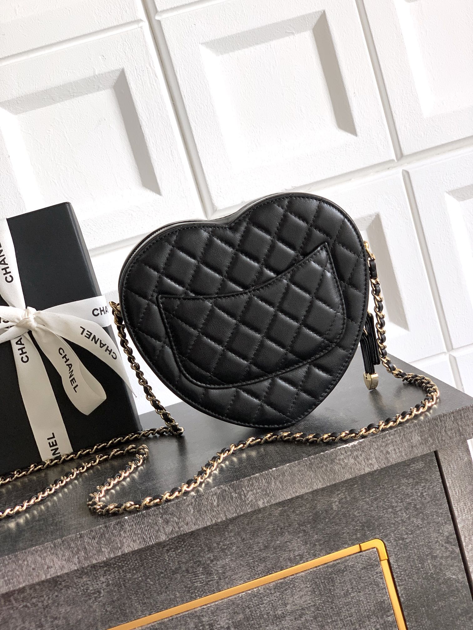 Chanel Clutch Bag Sheepskin Black M-l