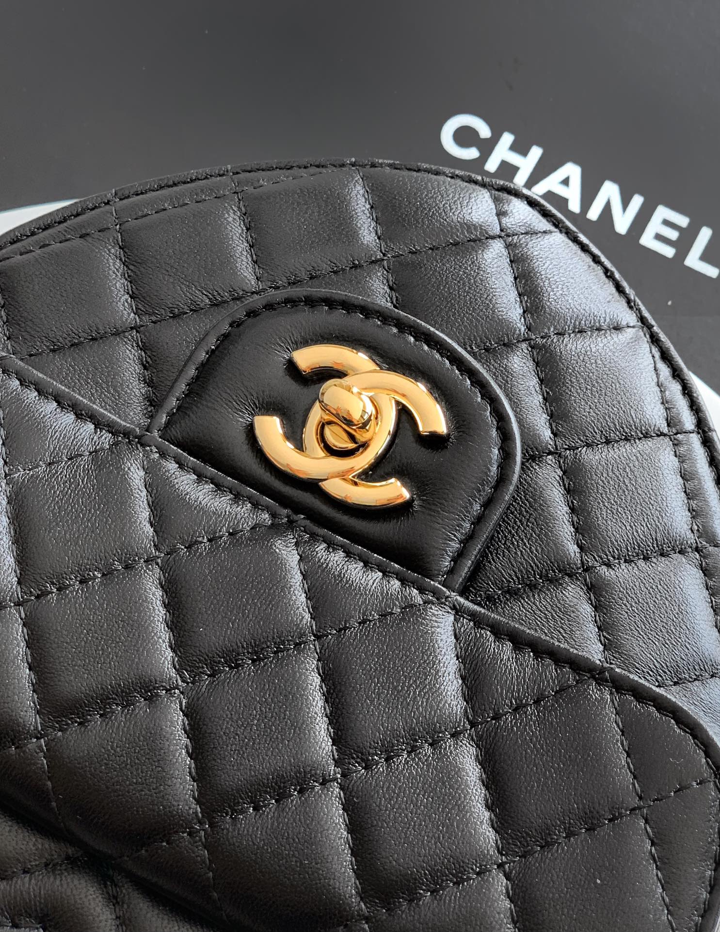 Chanel Clutch Bag Sheepskin Black M-l