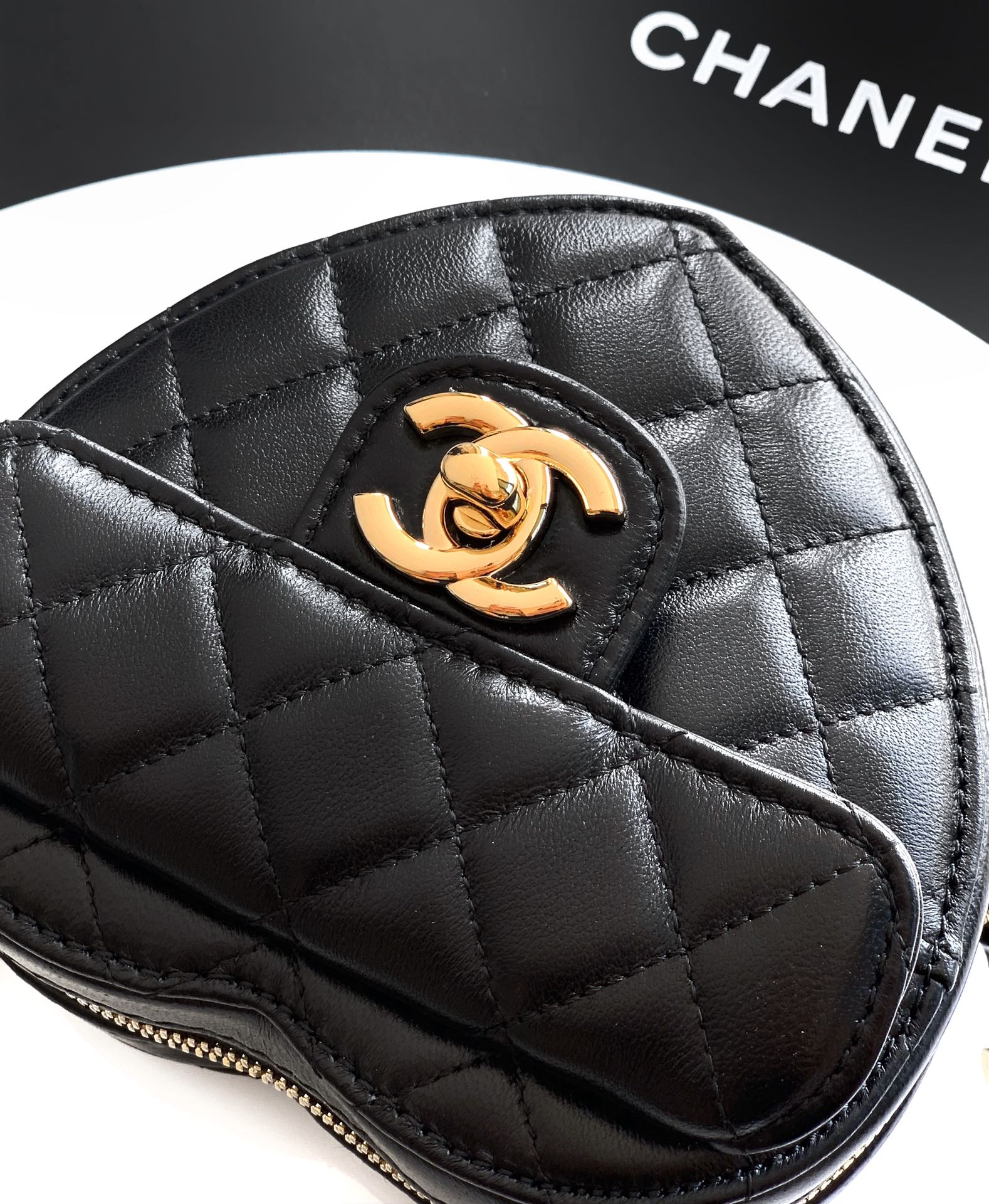 Chanel Clutch Bag Sheepskin Black M-l