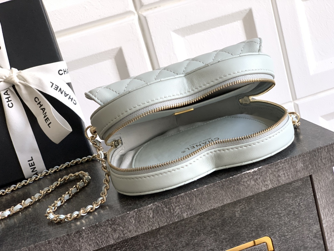 Chanel Clutch Bag Sheepskin Blue M-l