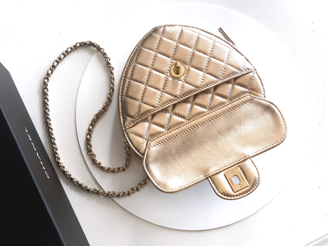 Chanel Clutch Bag Sheepskin Gold M-l