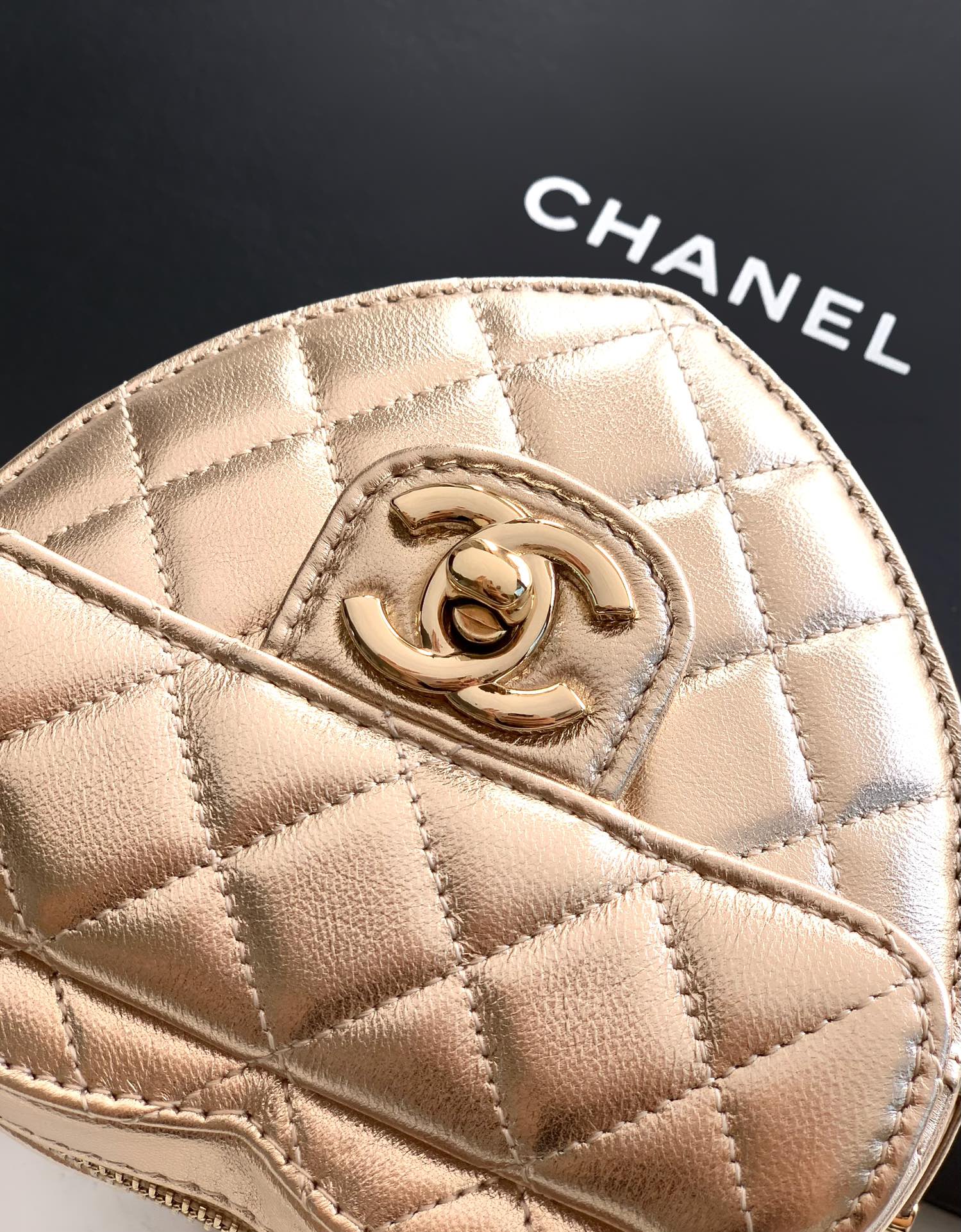Chanel Clutch Bag Sheepskin M-l