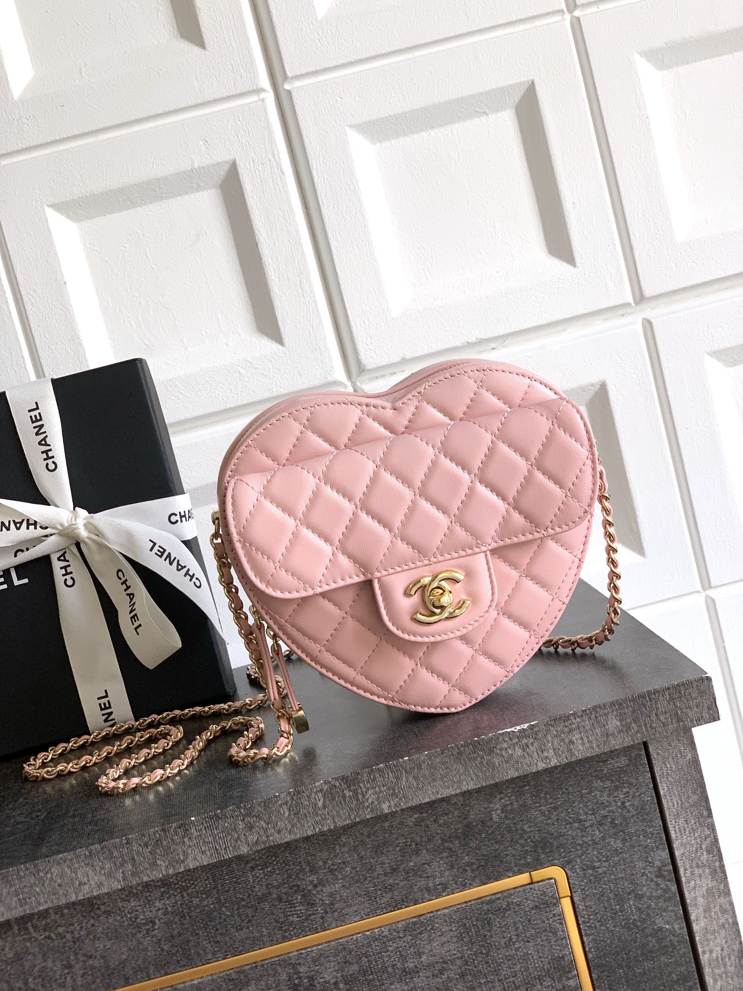 Chanel Clutch Bag Sheepskin Pink M-l