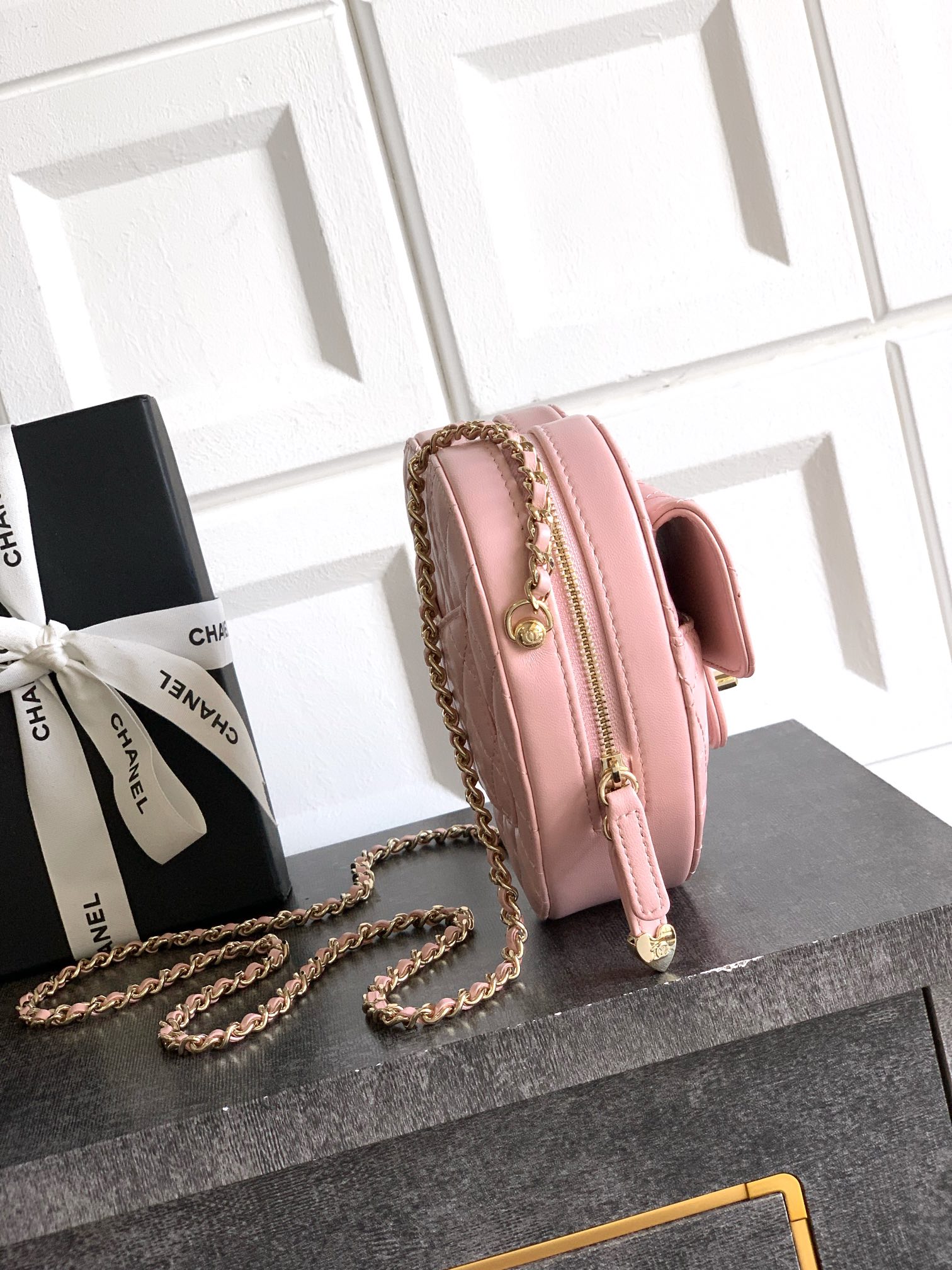Chanel Clutch Bag Sheepskin Pink M-l