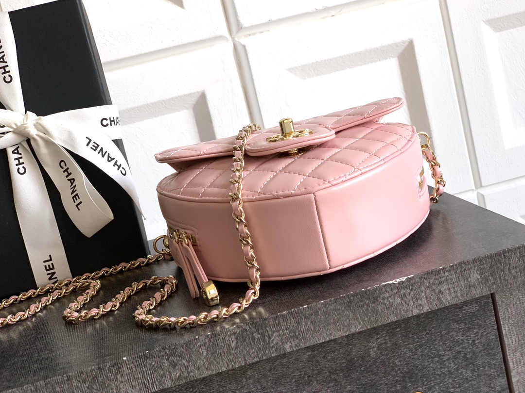 Chanel Clutch Bag Sheepskin Pink M-l