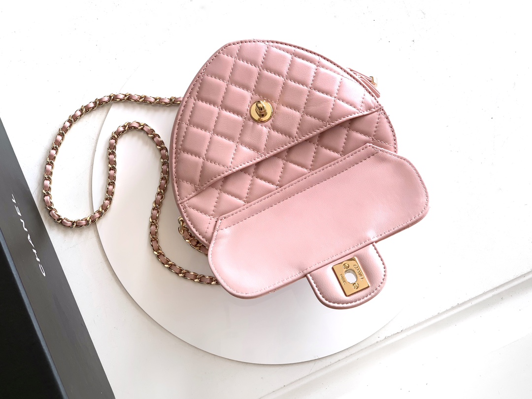 Chanel Clutch Bag Sheepskin Pink M-l