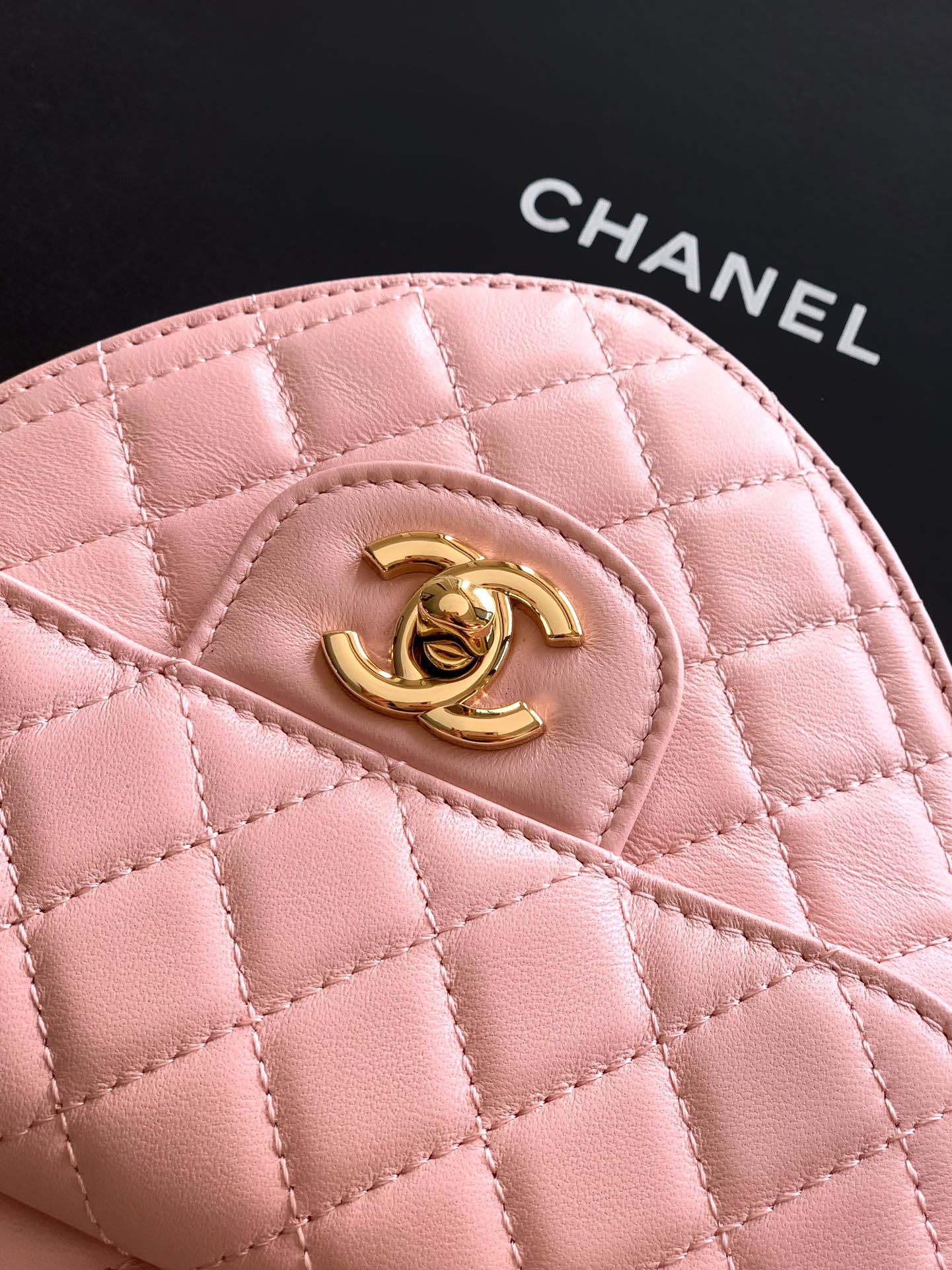 Chanel Clutch Bag Sheepskin Pink M-l