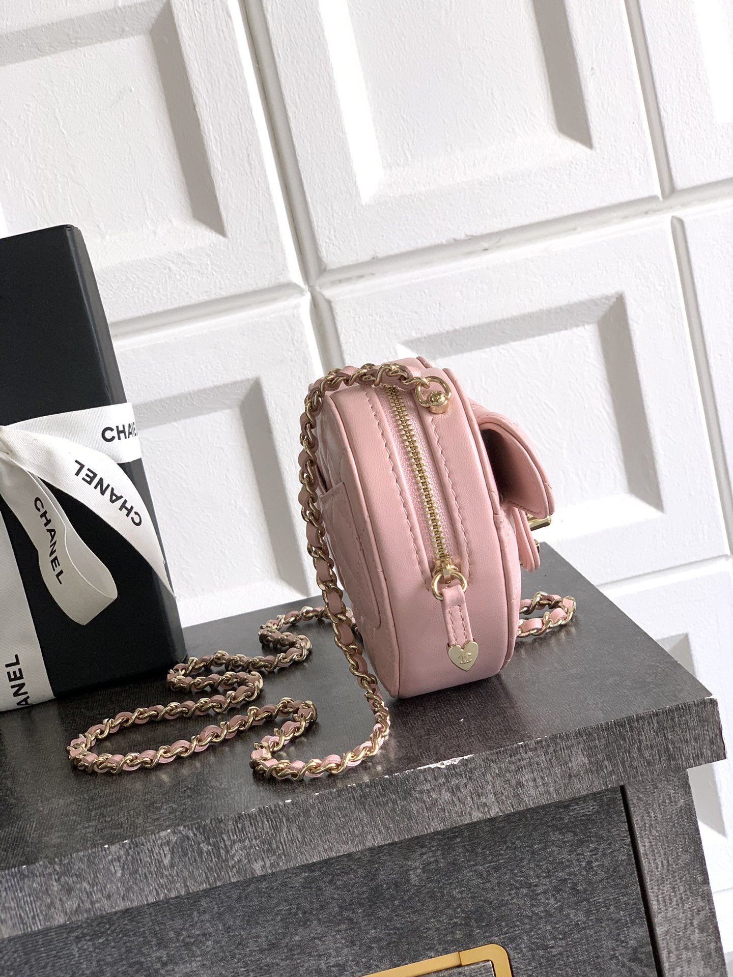 Chanel Clutch Bag Sheepskin Pink M-l