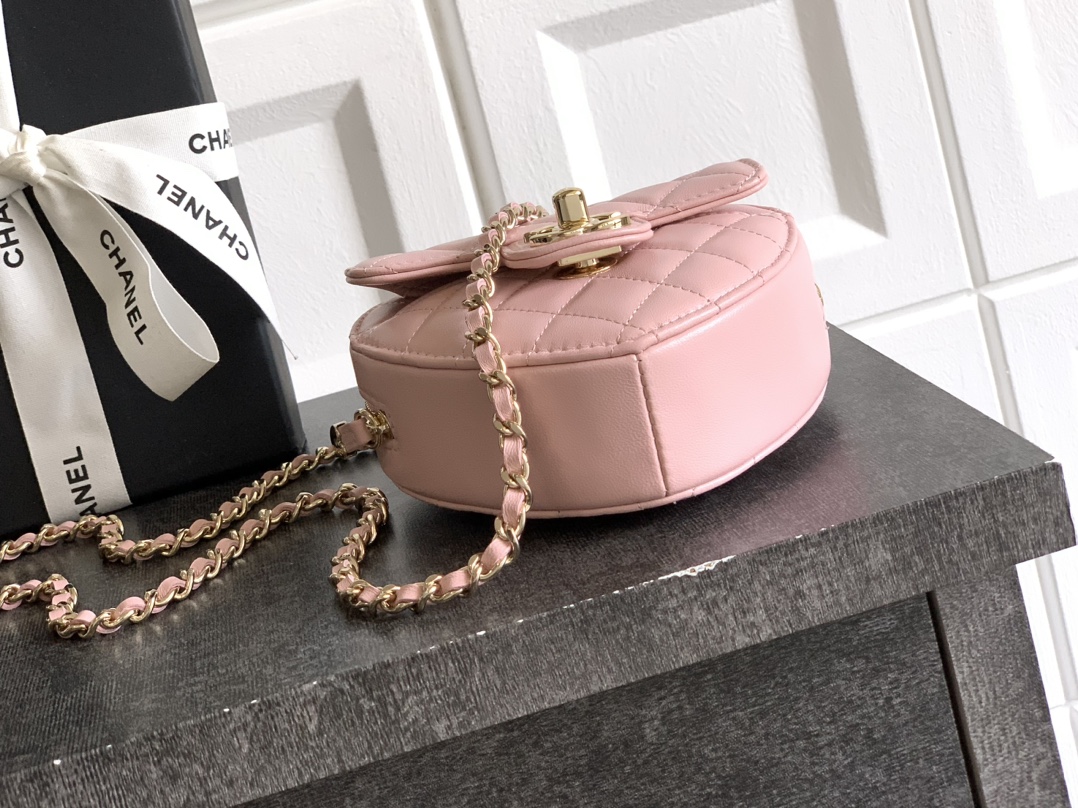 Chanel Clutch Bag Sheepskin Pink M-l
