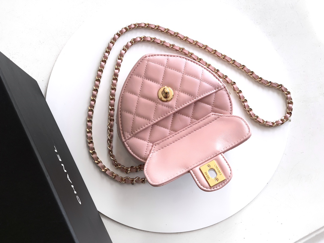Chanel Clutch Bag Sheepskin Pink M-l