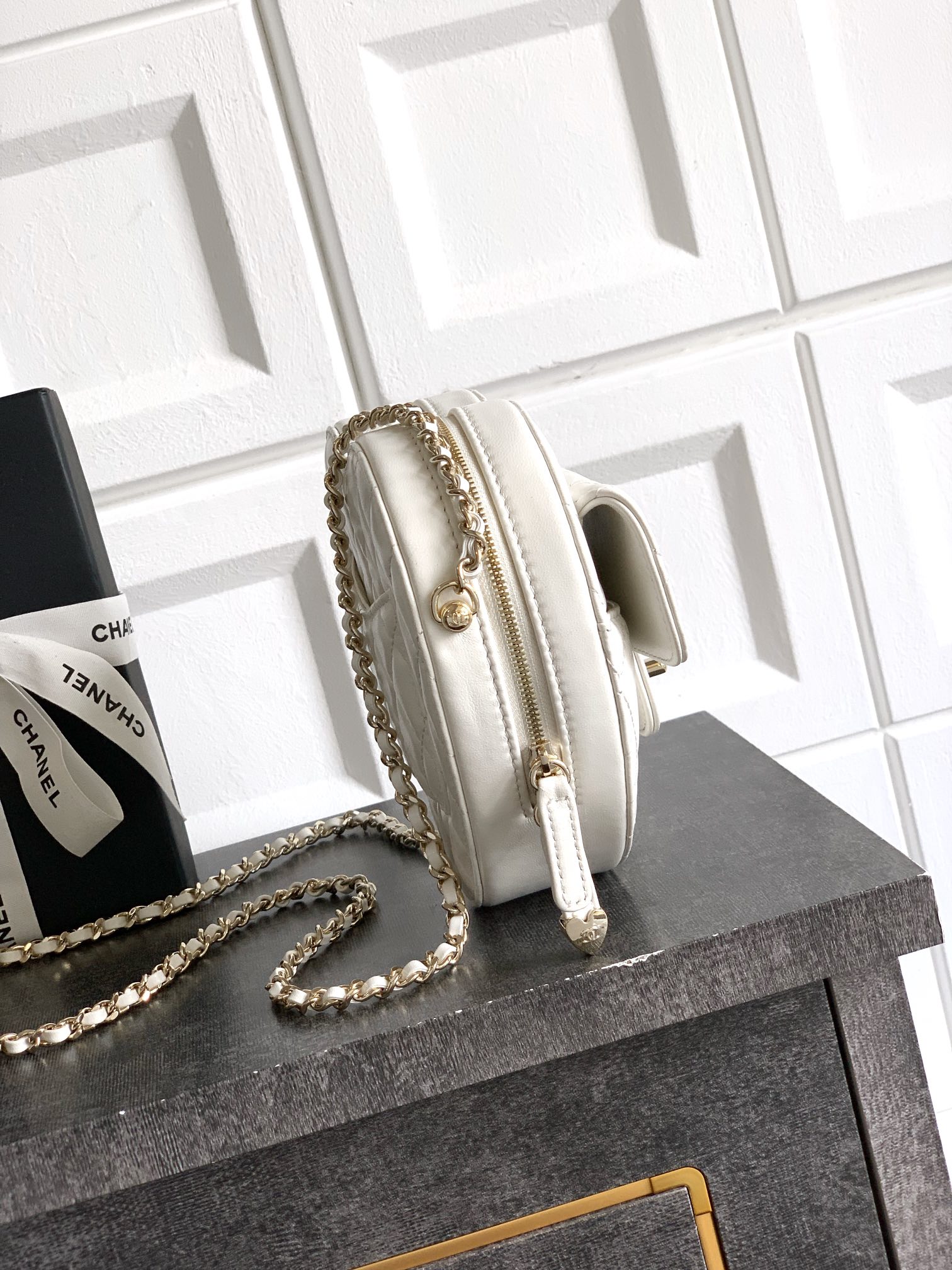 Chanel Clutch Bag Sheepskin White M-l