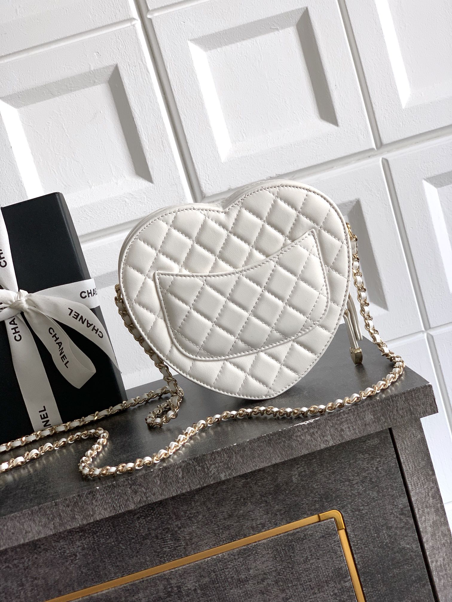 Chanel Clutch Bag Sheepskin White M-l