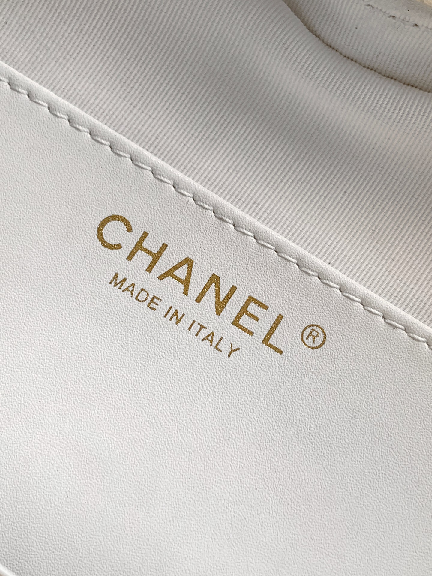 Chanel Clutch Bag Sheepskin White M-l