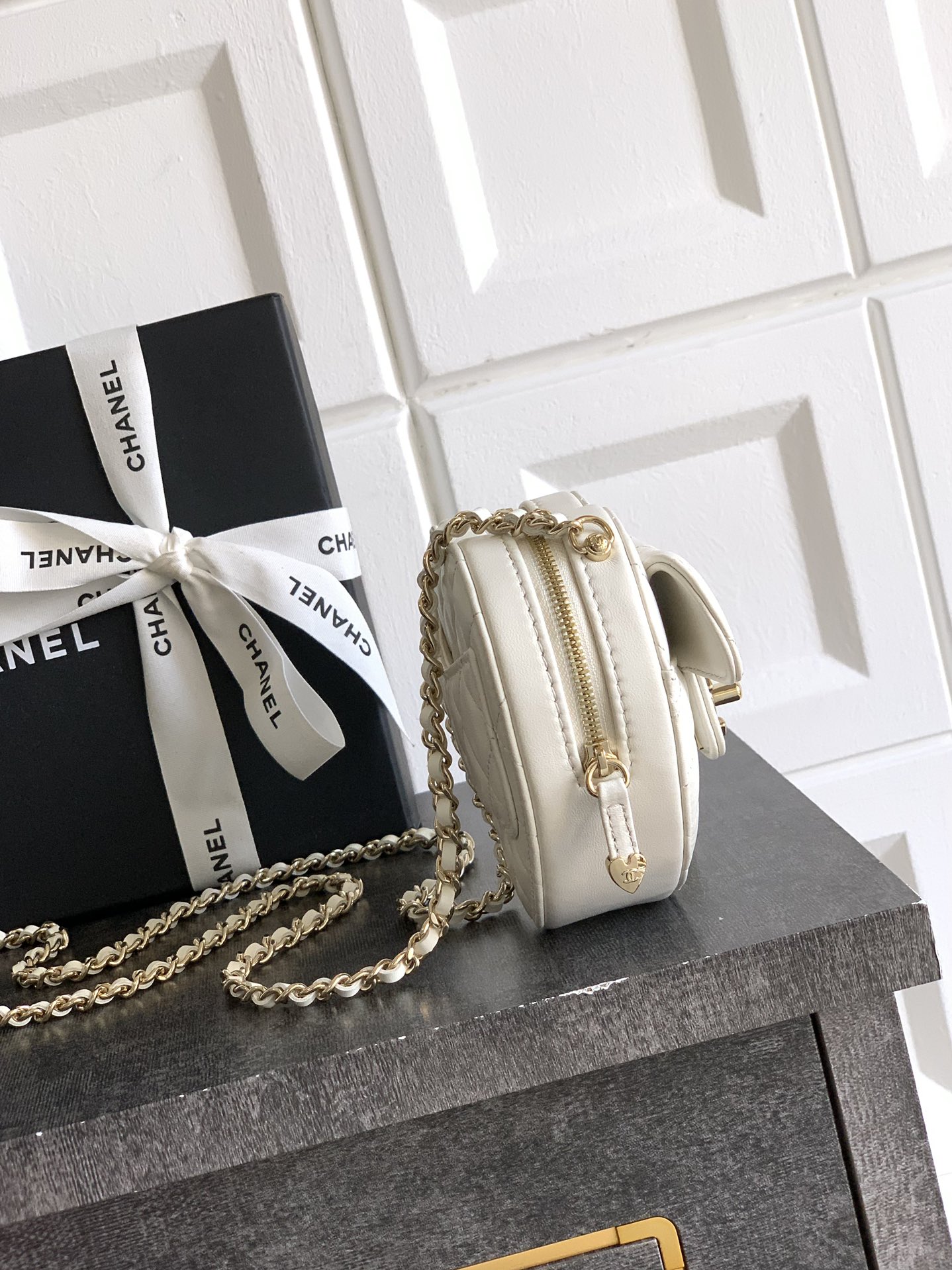Chanel Clutch Bag Sheepskin White M-l
