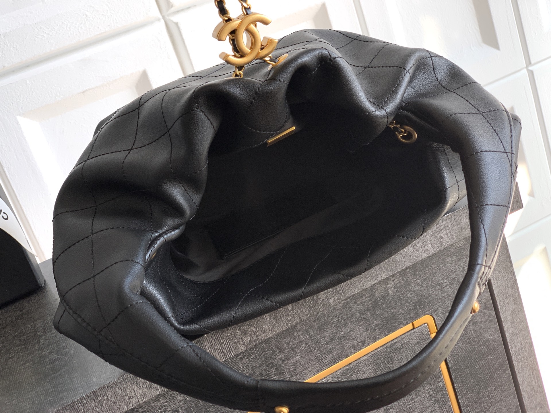 Chanel Male Basic Bag Cow Leather Black 12cm-l-s