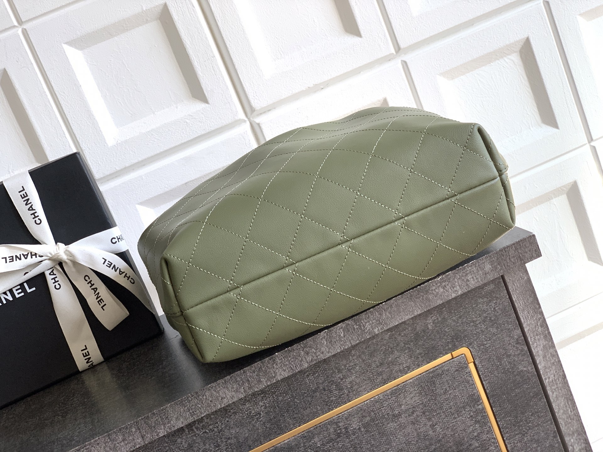 Chanel Male Basic Bag Cow Leather Green 12cm-l-s