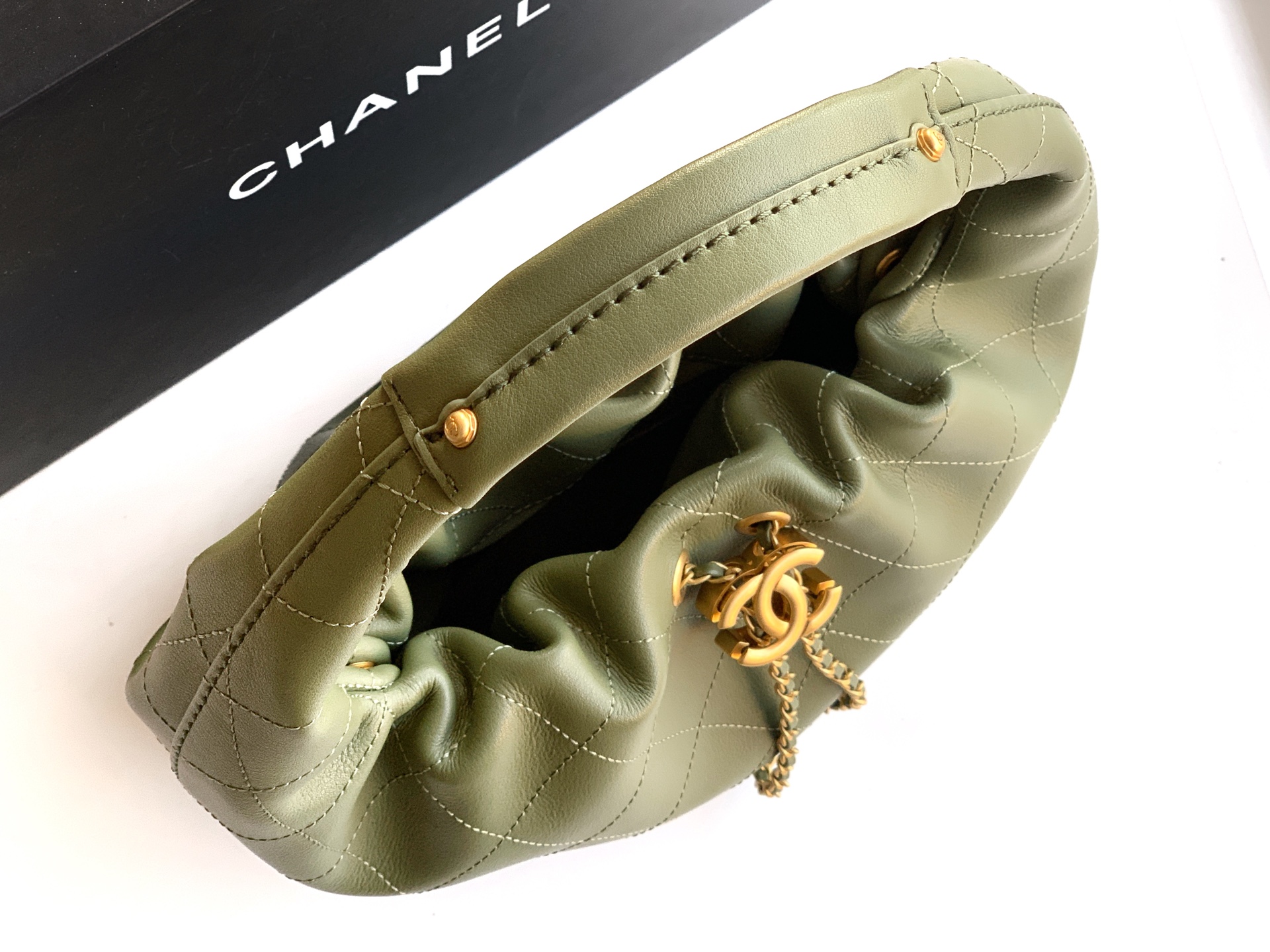 Chanel Male Basic Bag Cow Leather Green 12cm-l-s