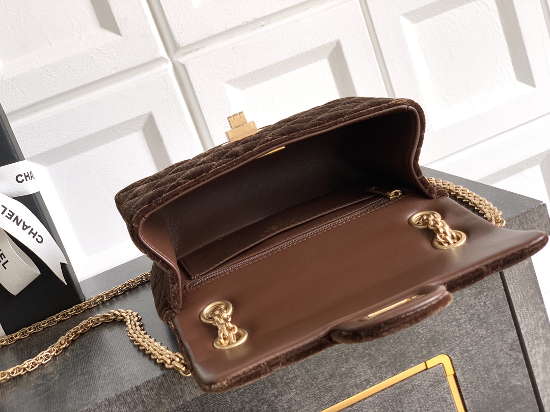 Chanel Female Basic Bag Black 20cm-m-l