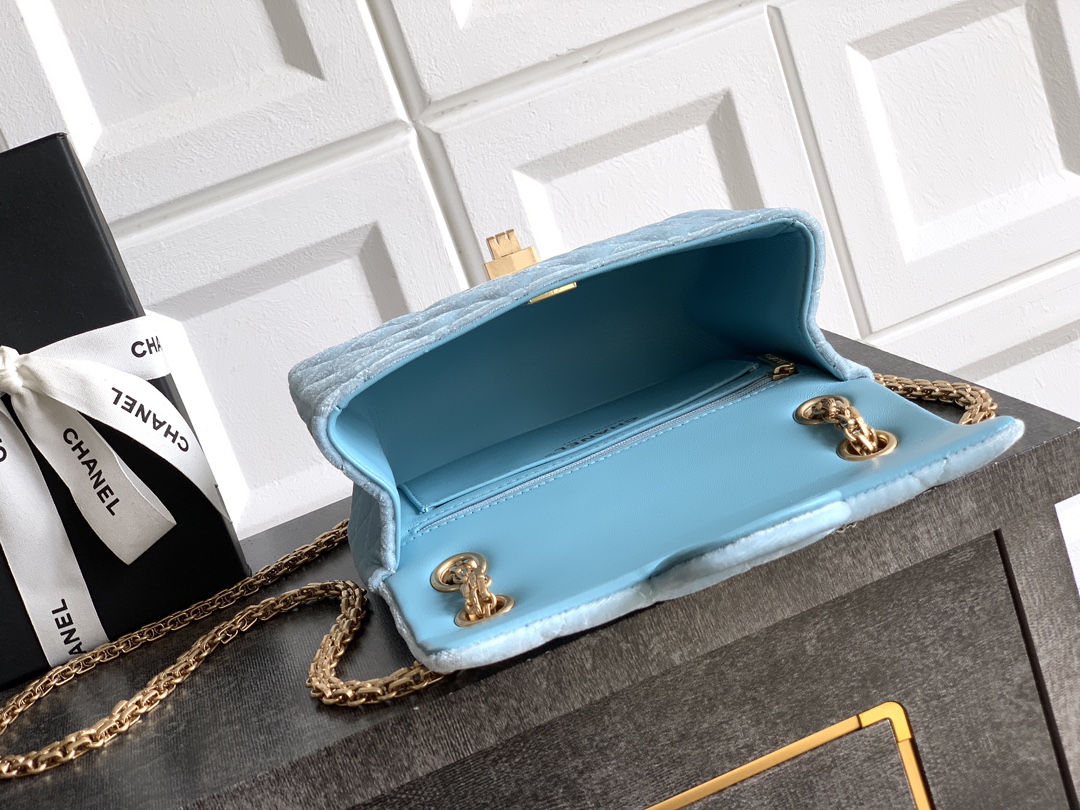 Chanel Female Basic Bag Black 20cm-m-l