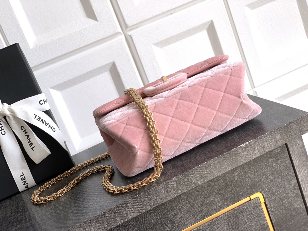 Chanel Female Basic Bag Black 20cm-m-l