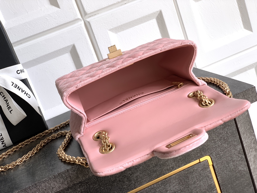 Chanel Female Basic Bag Black 20cm-m-l