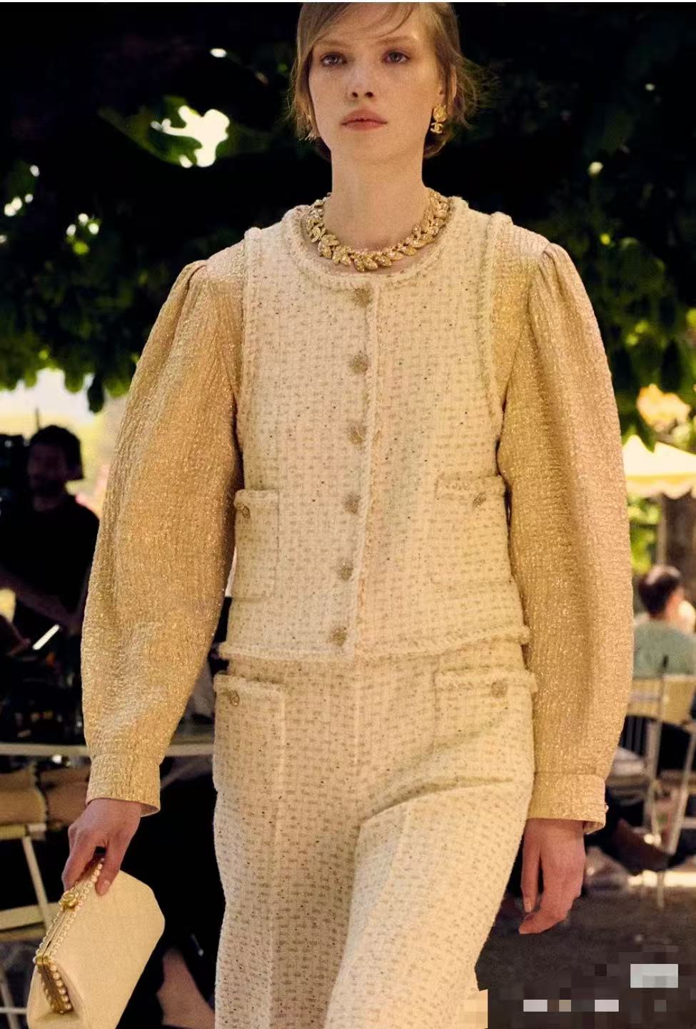 Chanel Clutch Bag M-l