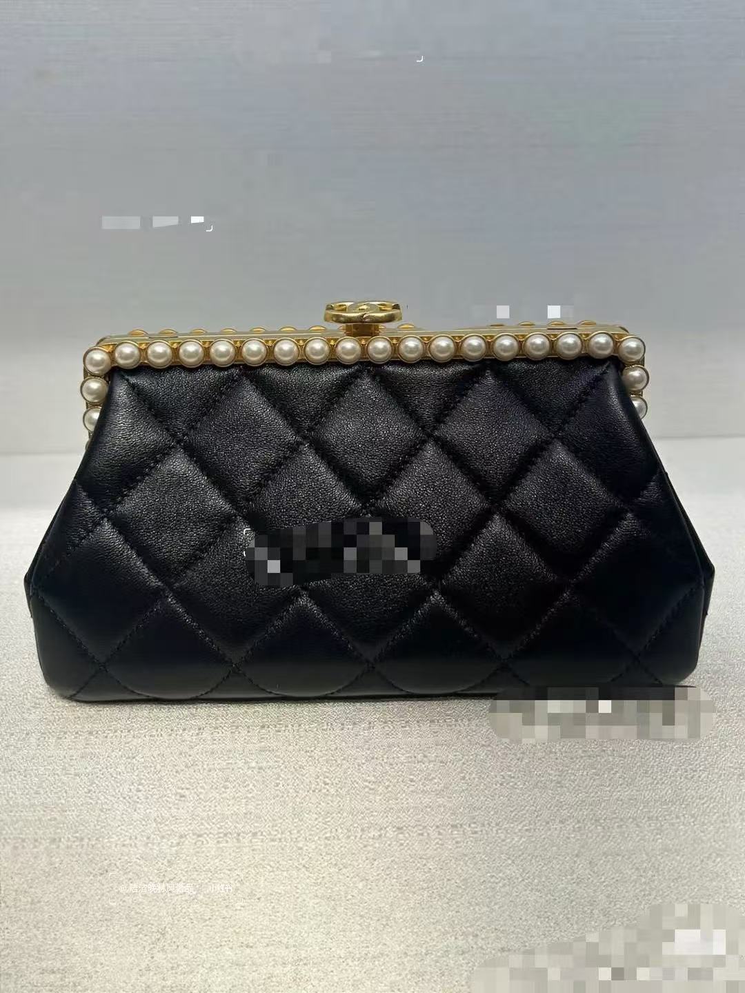 Chanel Clutch Bag Black M-l