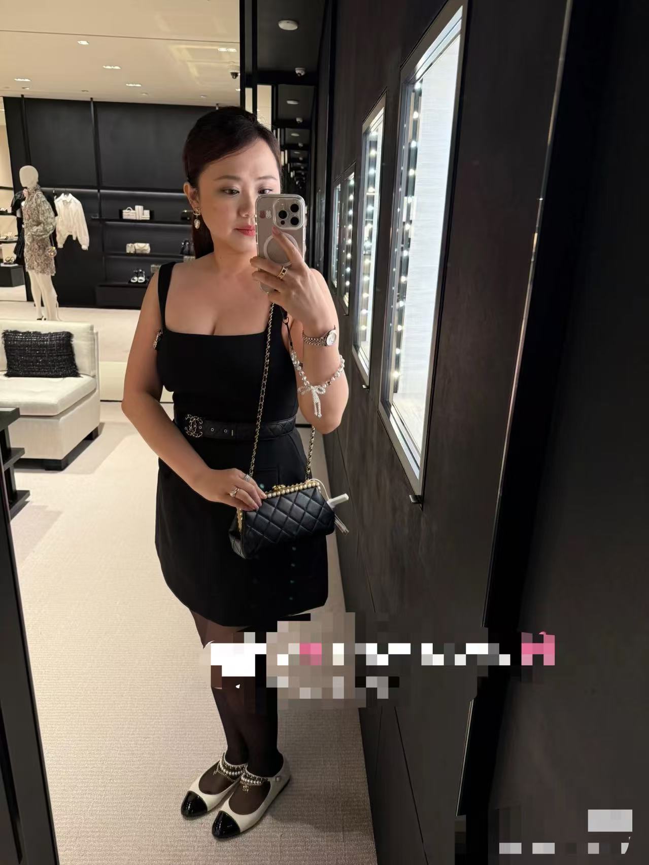 Chanel Clutch Bag Black M-l